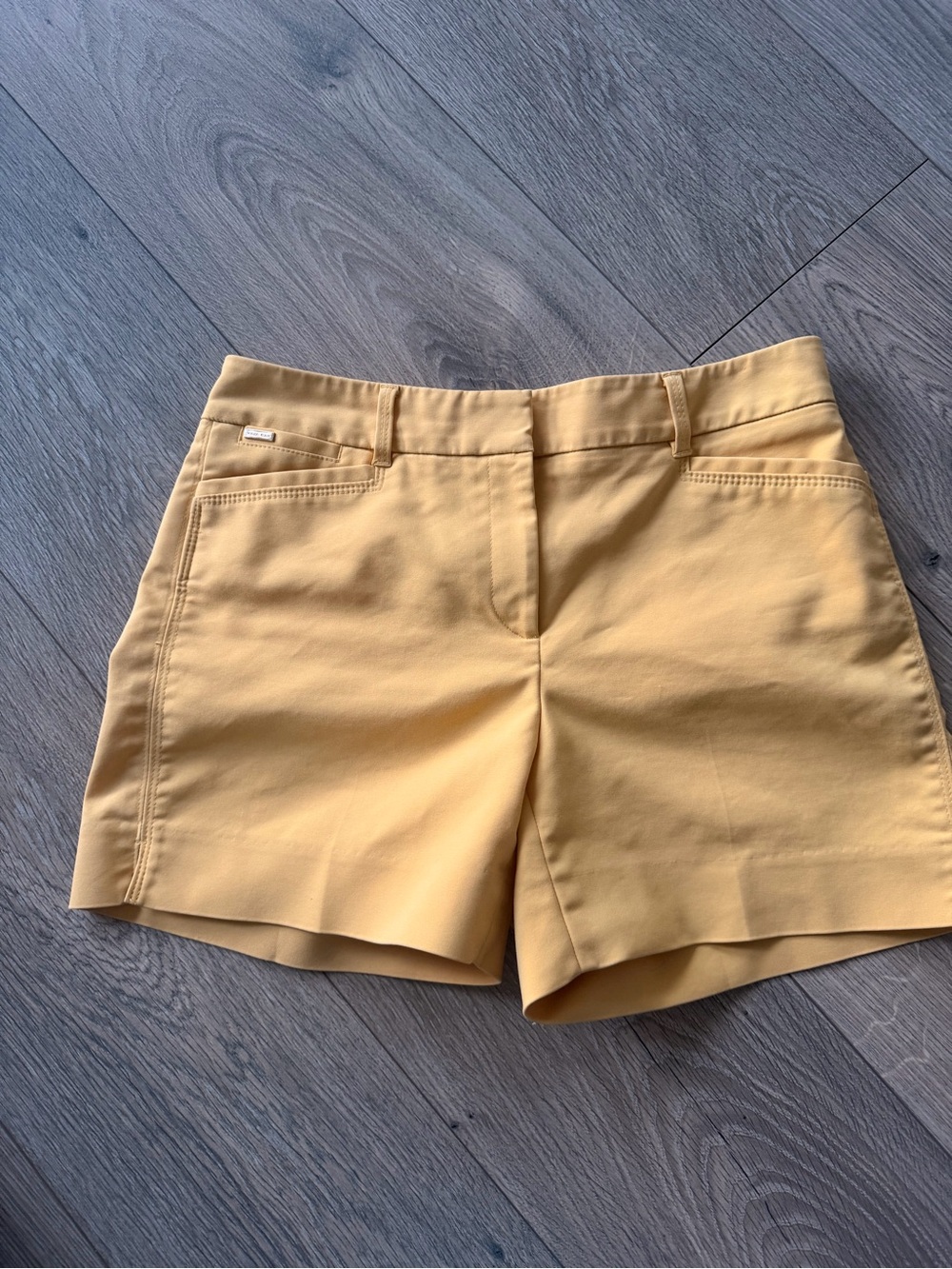 WHBM The 5 Inch Short Women's Butter Yellow Cotton Tailored Shorts Size 0
